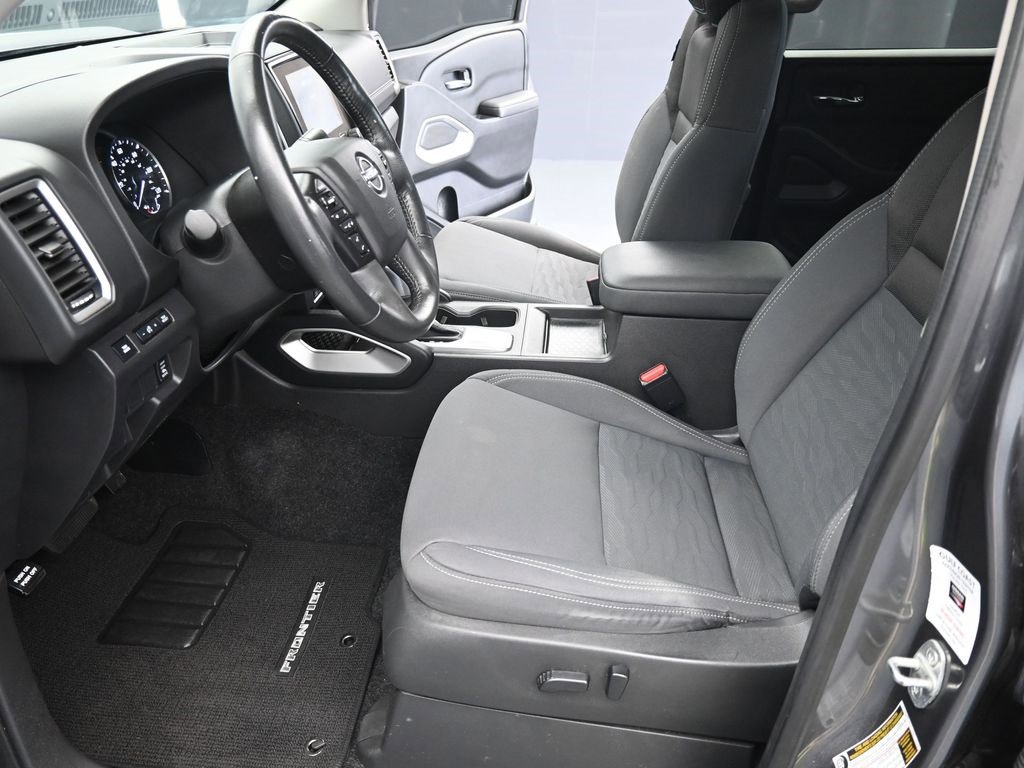 Used 2022 Nissan Frontier SV image 9