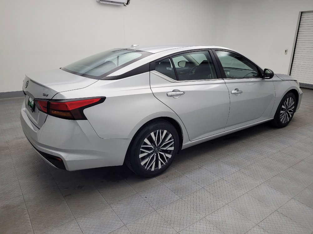 Used 2024 Nissan Altima 2.5 SV image 10