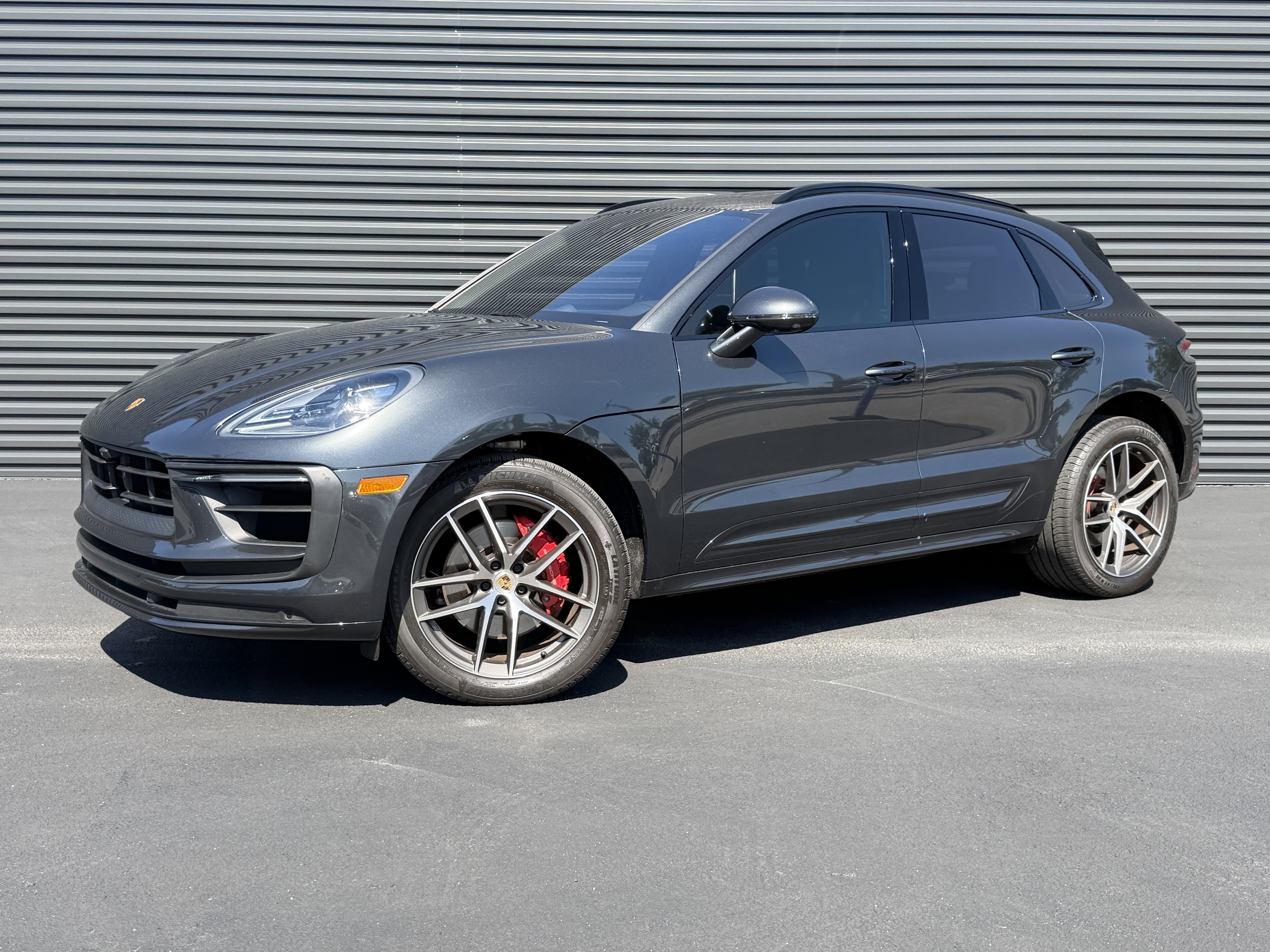 Certified 2023 Porsche Macan S AWD/4WD image 1