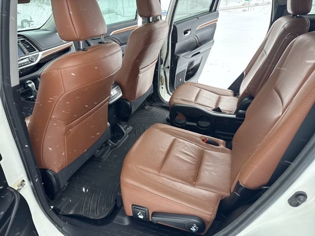 Used 2017 Toyota Highlander Limited image 17