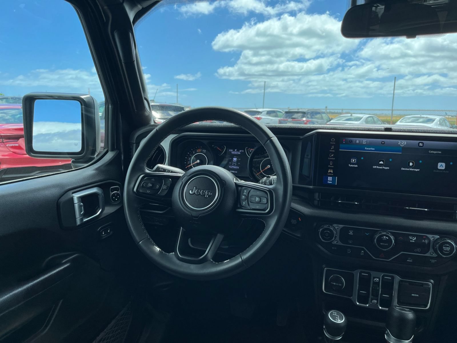 Used 2025 Jeep Wrangler Unlimited Sport AWD/4WD image 30