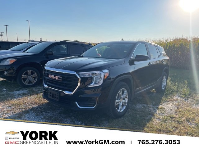 Used 2024 GMC Terrain SLE image 1