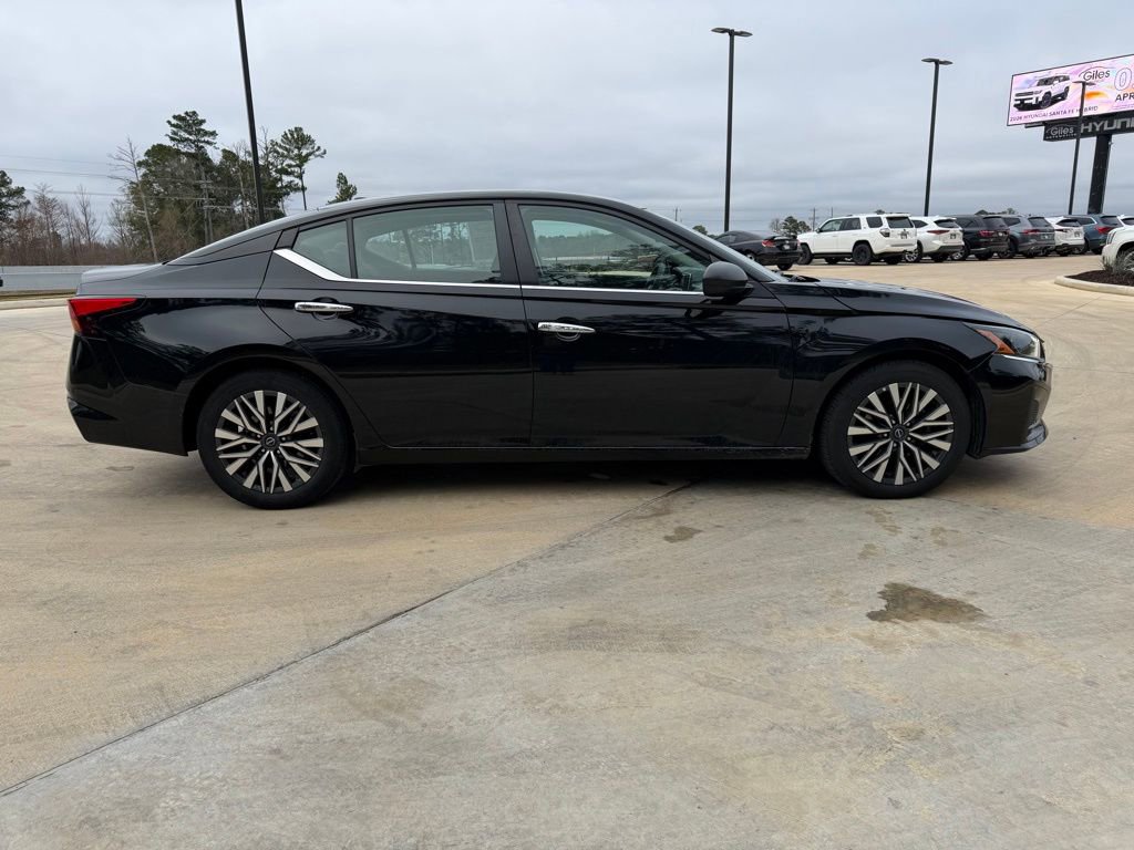 Used 2024 Nissan Altima 2.5 SV image 6