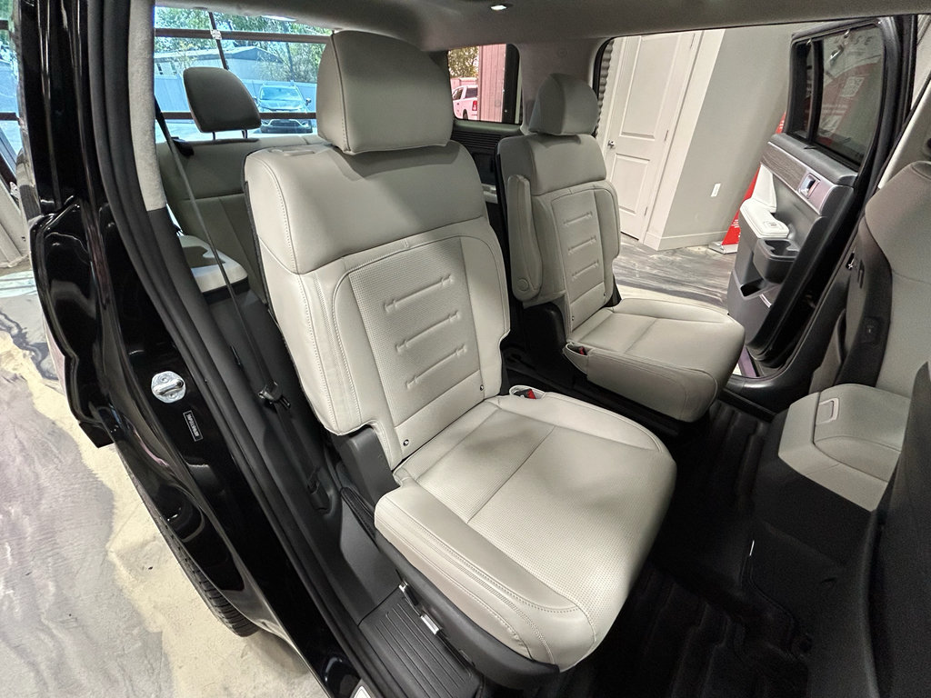 Used 2024 Hyundai Santa Fe Calligraphy AWD/4WD image 4
