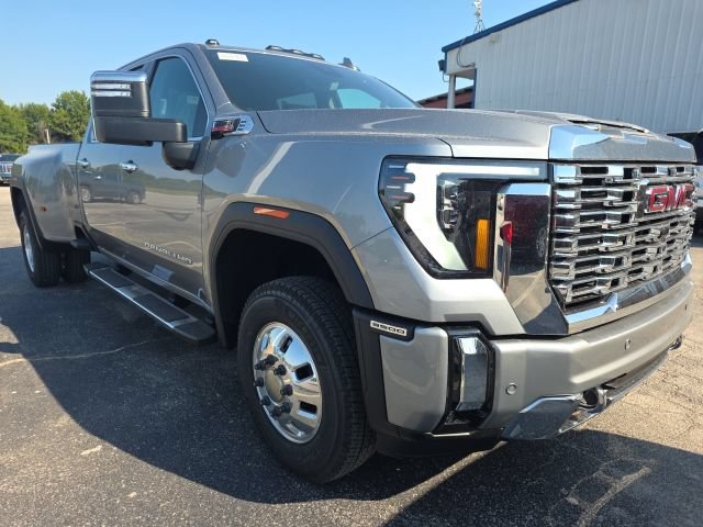 New 2026 GMC Sierra 3500 Denali w/ Technology Package AWD/4WD image 1