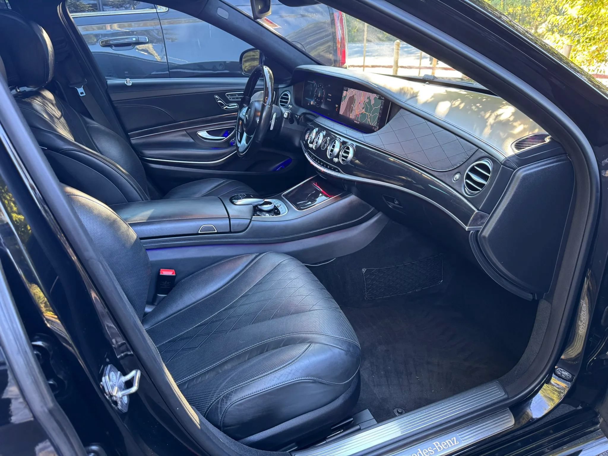 Used 2019 Mercedes-Benz S 560 Sedan image 43