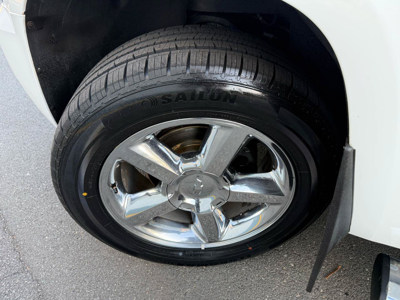 Used 2013 Chevrolet Suburban LTZ AWD/4WD image 39