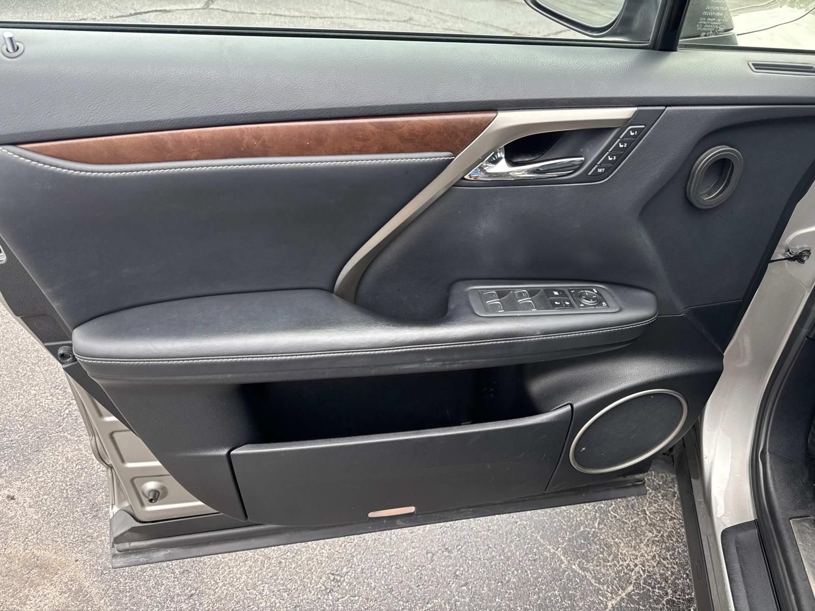 Used 2021 Lexus RX 350L FWD w/ Premium Package image 19