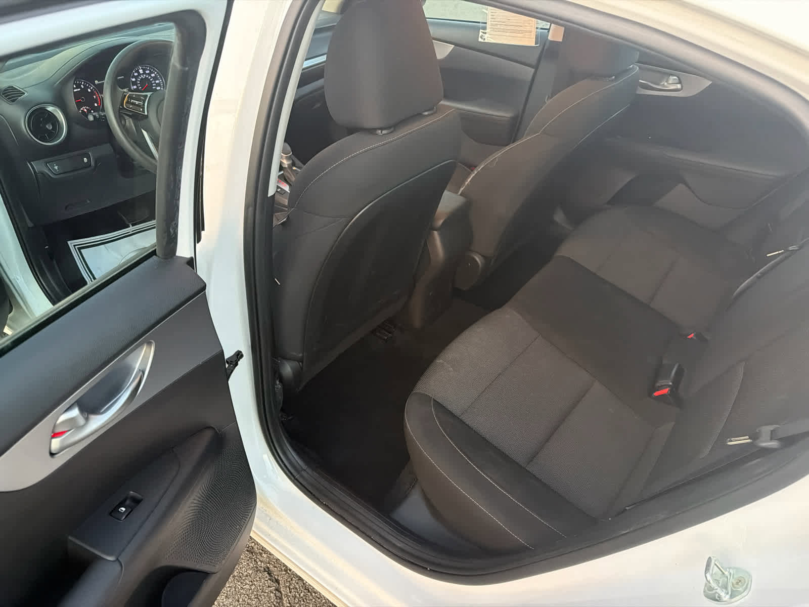 Used 2022 Kia Forte LXS image 9