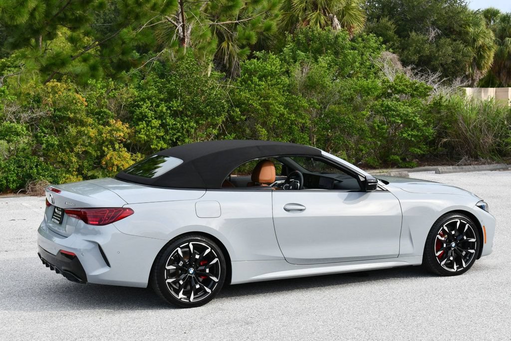 Used 2026 BMW M440i Convertible w/ Premium Package RWD image 46