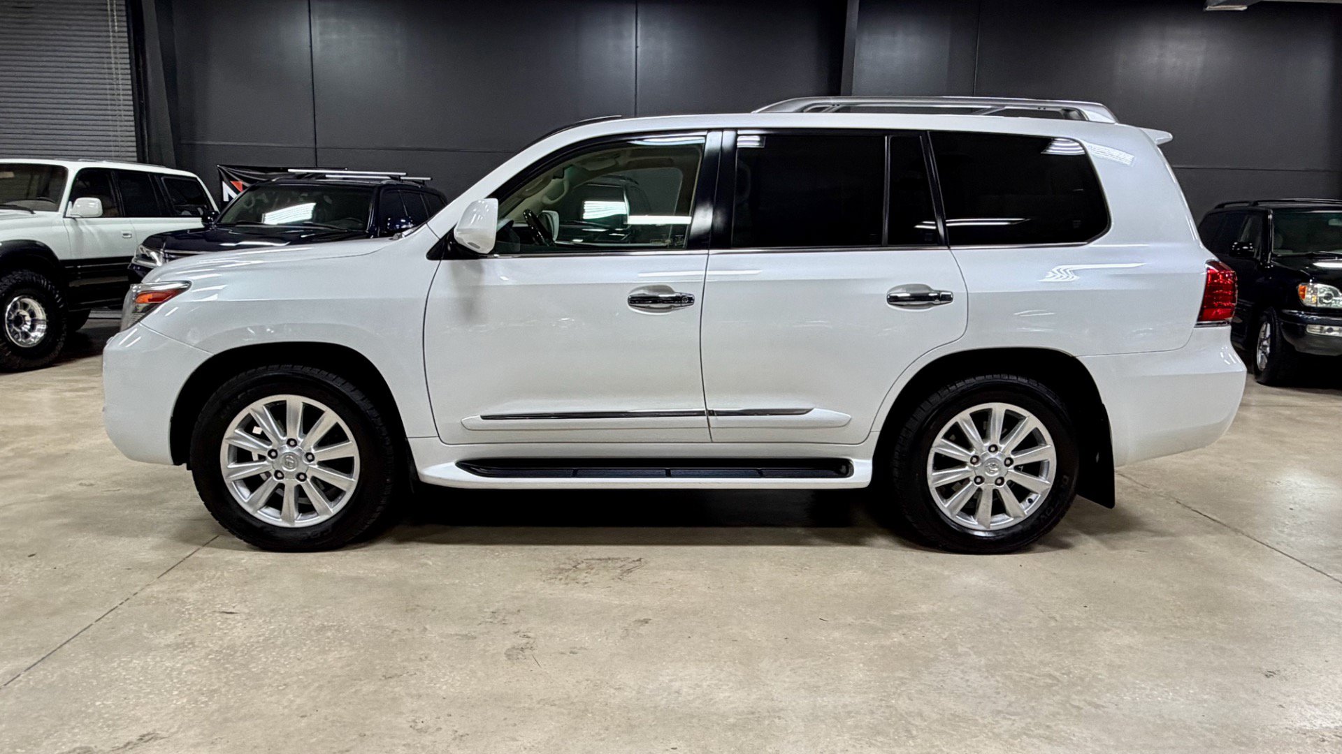 Used 2009 Lexus LX 570 4WD image 14