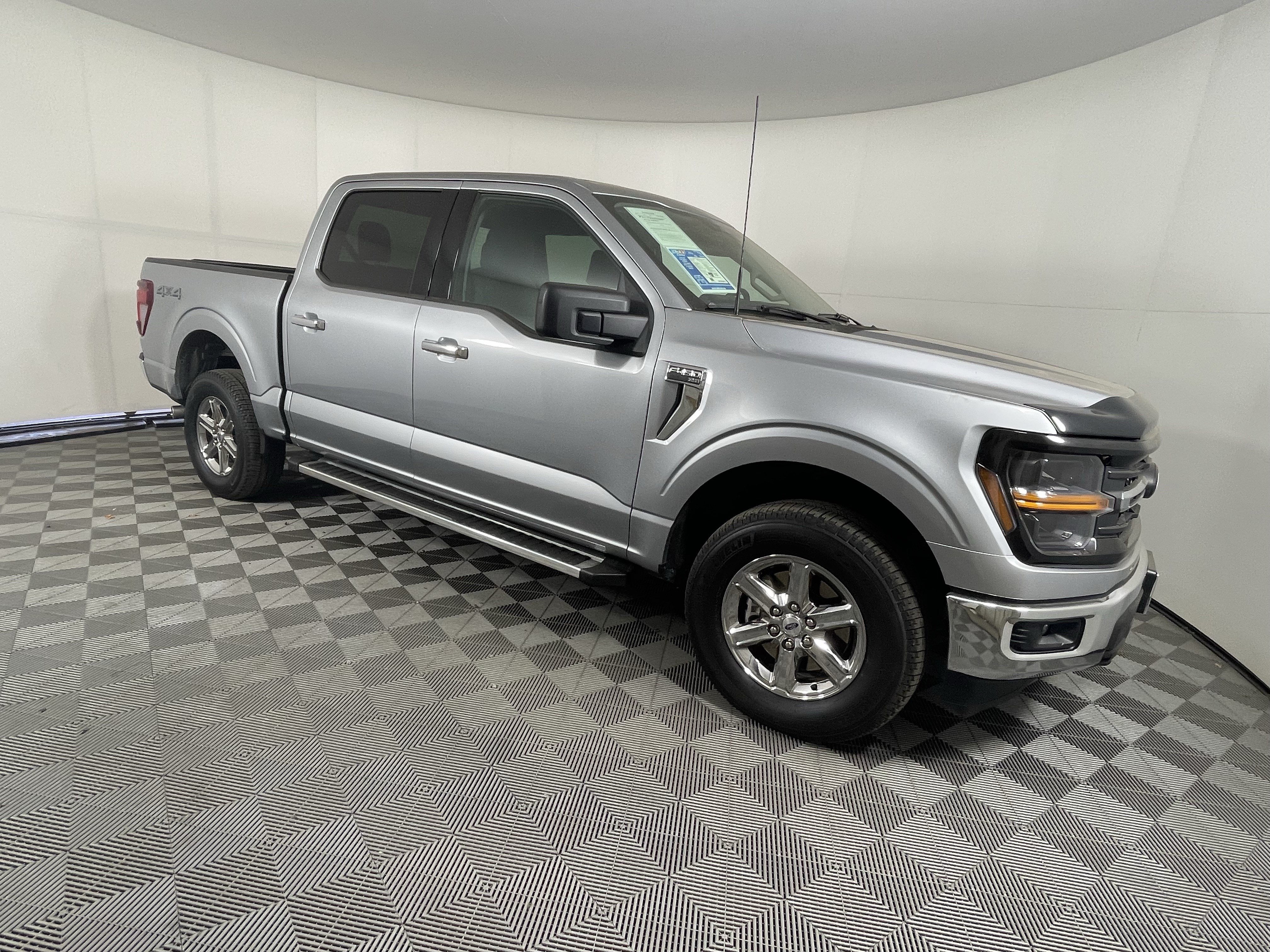 Used 2025 Ford F150 XLT w/ Equipment Group 301A Standard AWD/4WD image 7