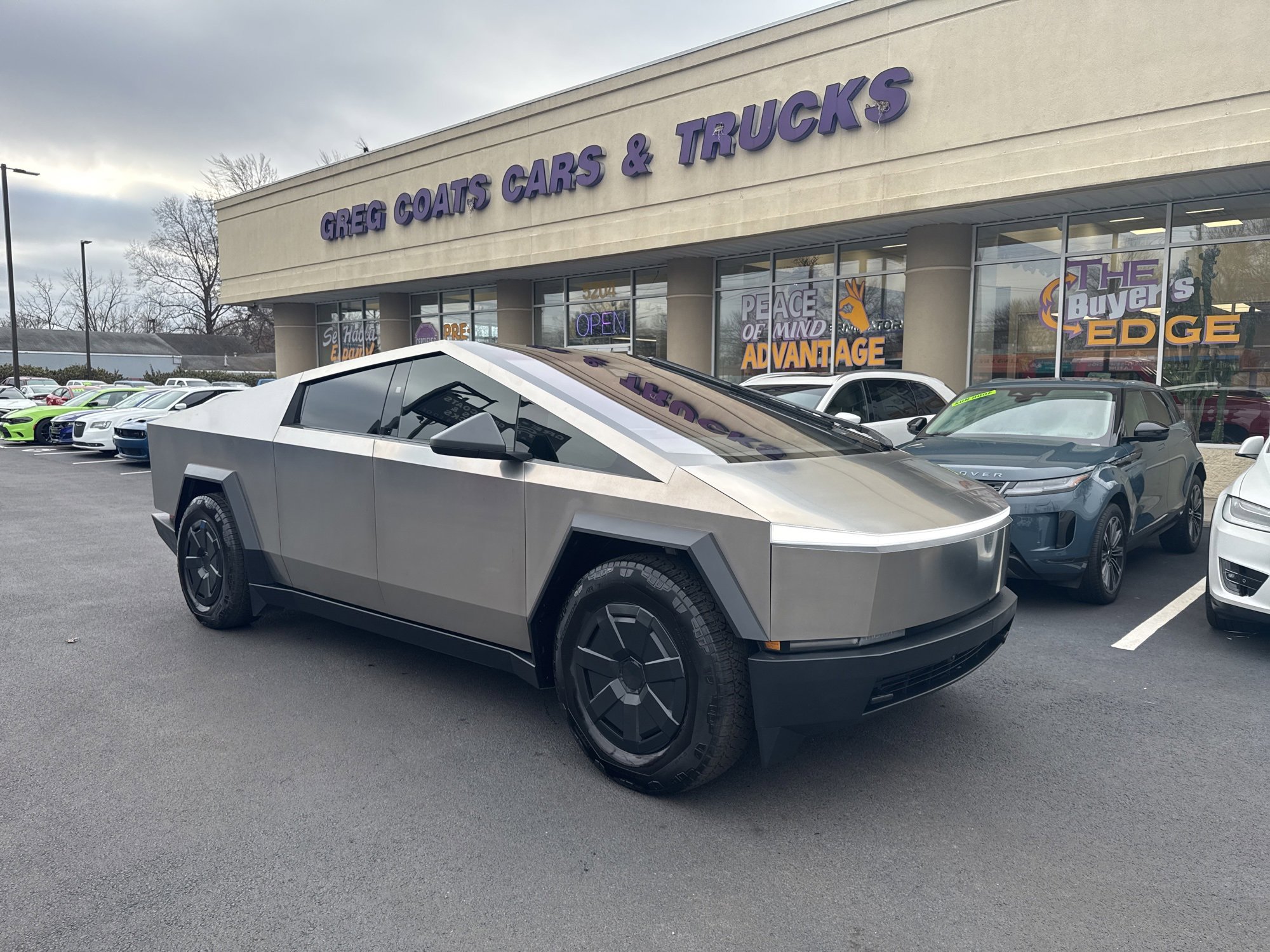 Used 2025 Tesla Cybertruck AWD Crew Cab image 1