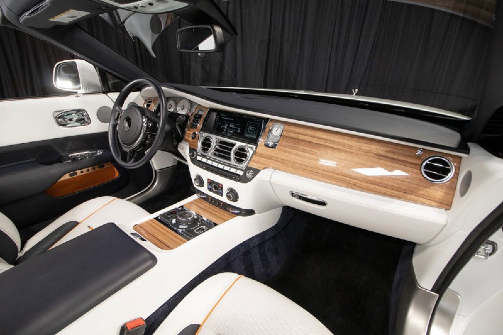 Used 2020 Rolls-Royce Dawn RWD image 48