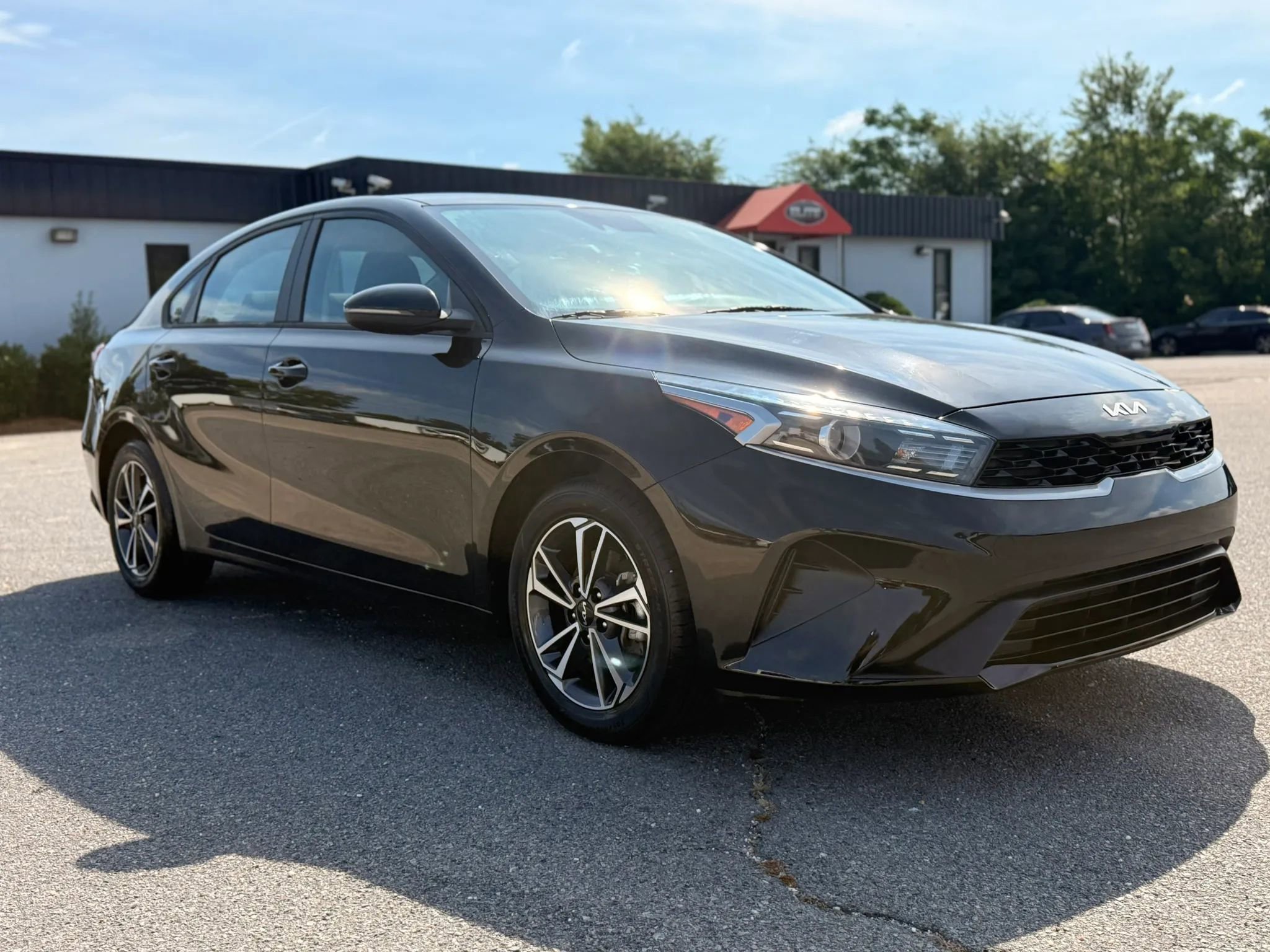 Used 2022 Kia Forte LXS w/ LXS Technology Package FWD image 3