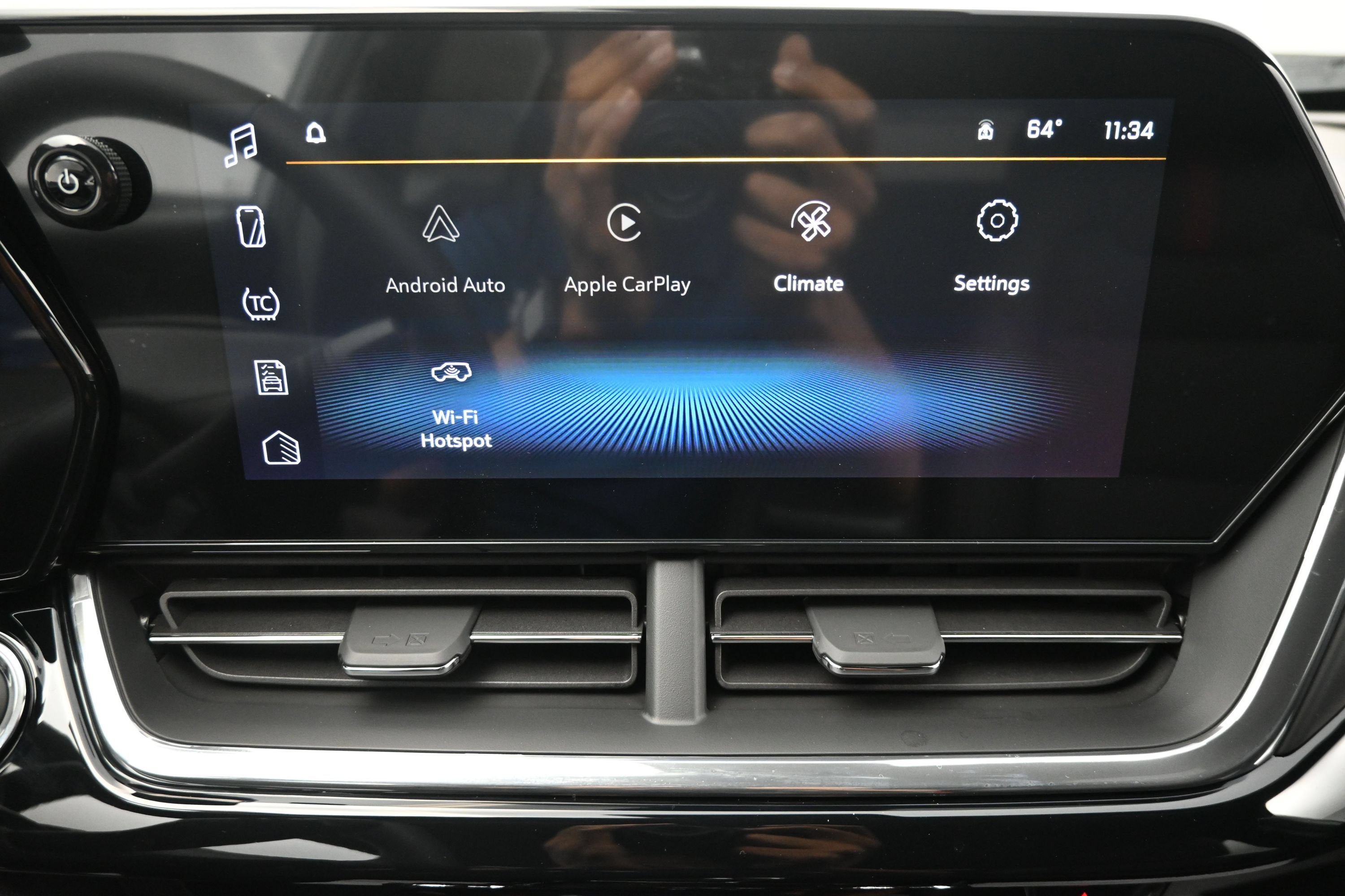 New 2026 Chevrolet Trax RS w/ Sunroof Package FWD image 16