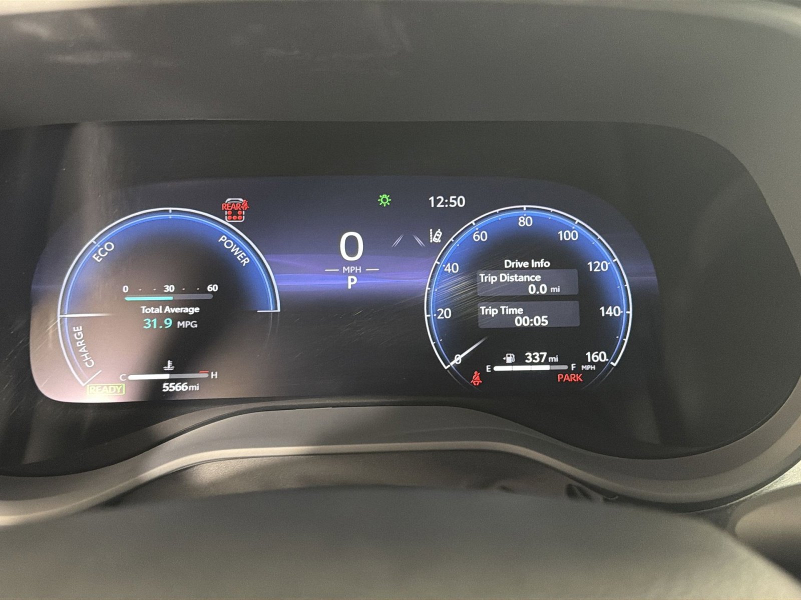 Used 2025 Toyota Sienna XLE Woodland Edition image 17