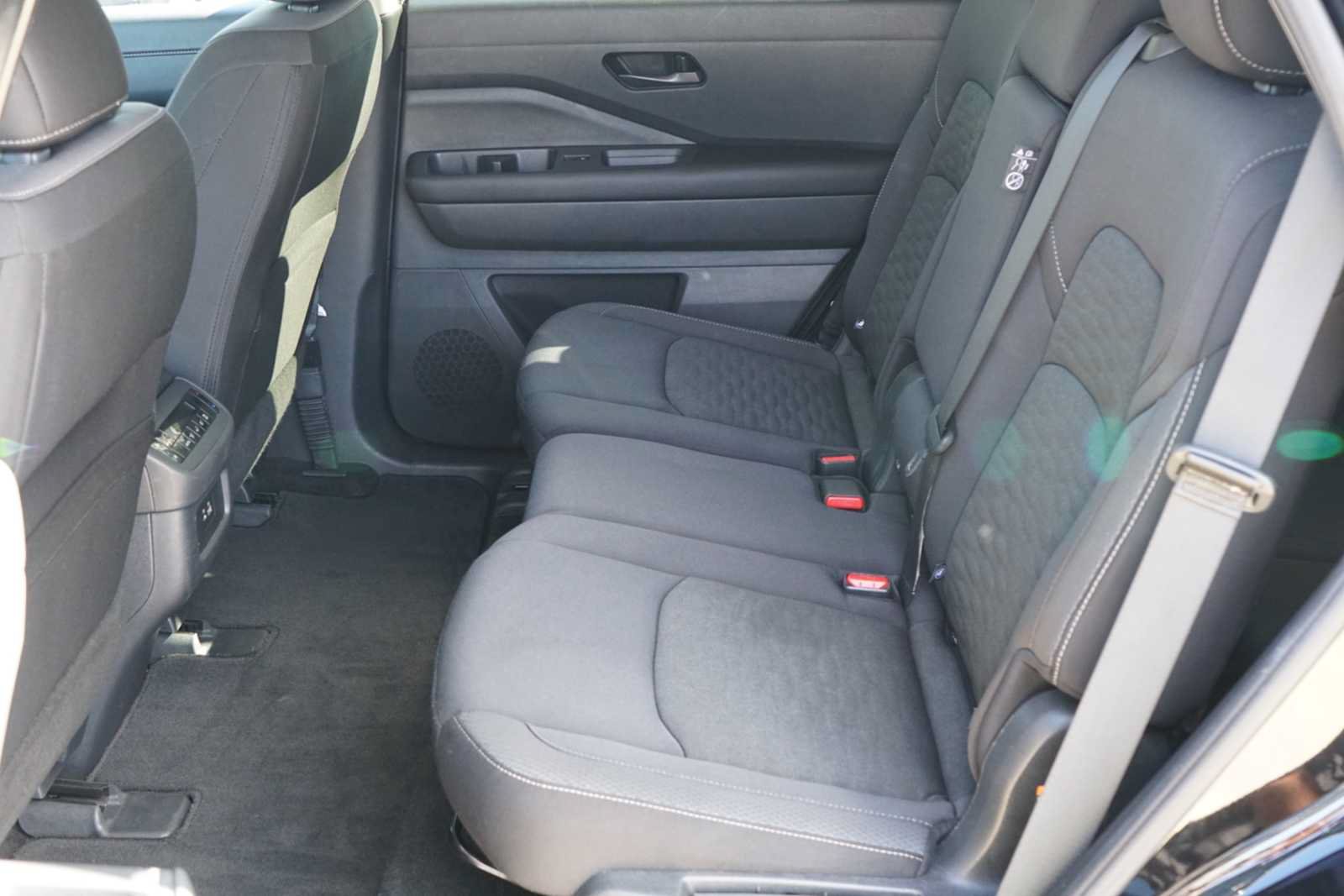 Used 2025 Nissan Pathfinder SV FWD image 19