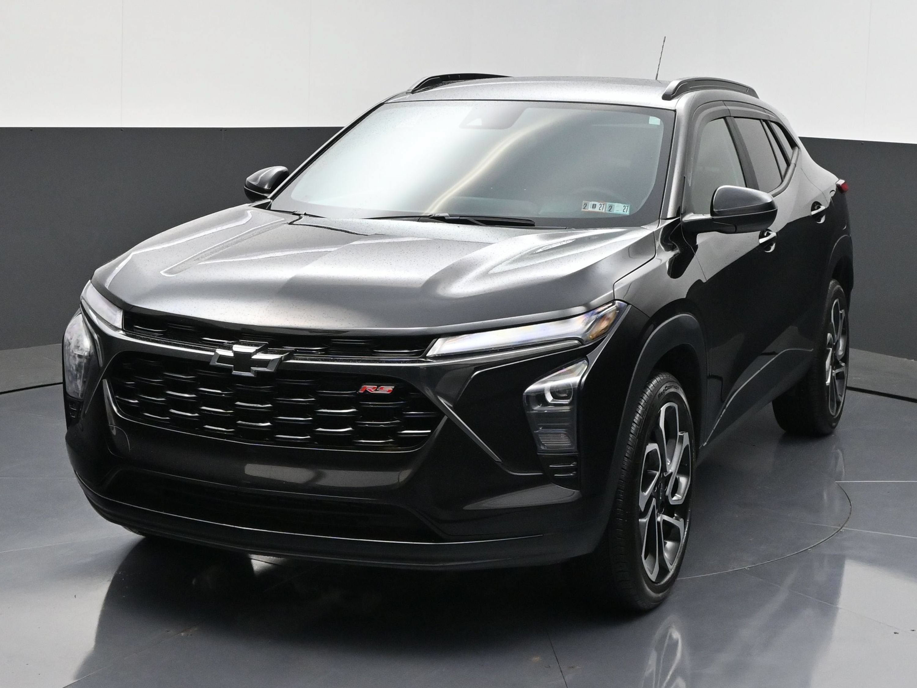 Used 2024 Chevrolet Trax RS w/ Driver Confidence Package FWD image 3