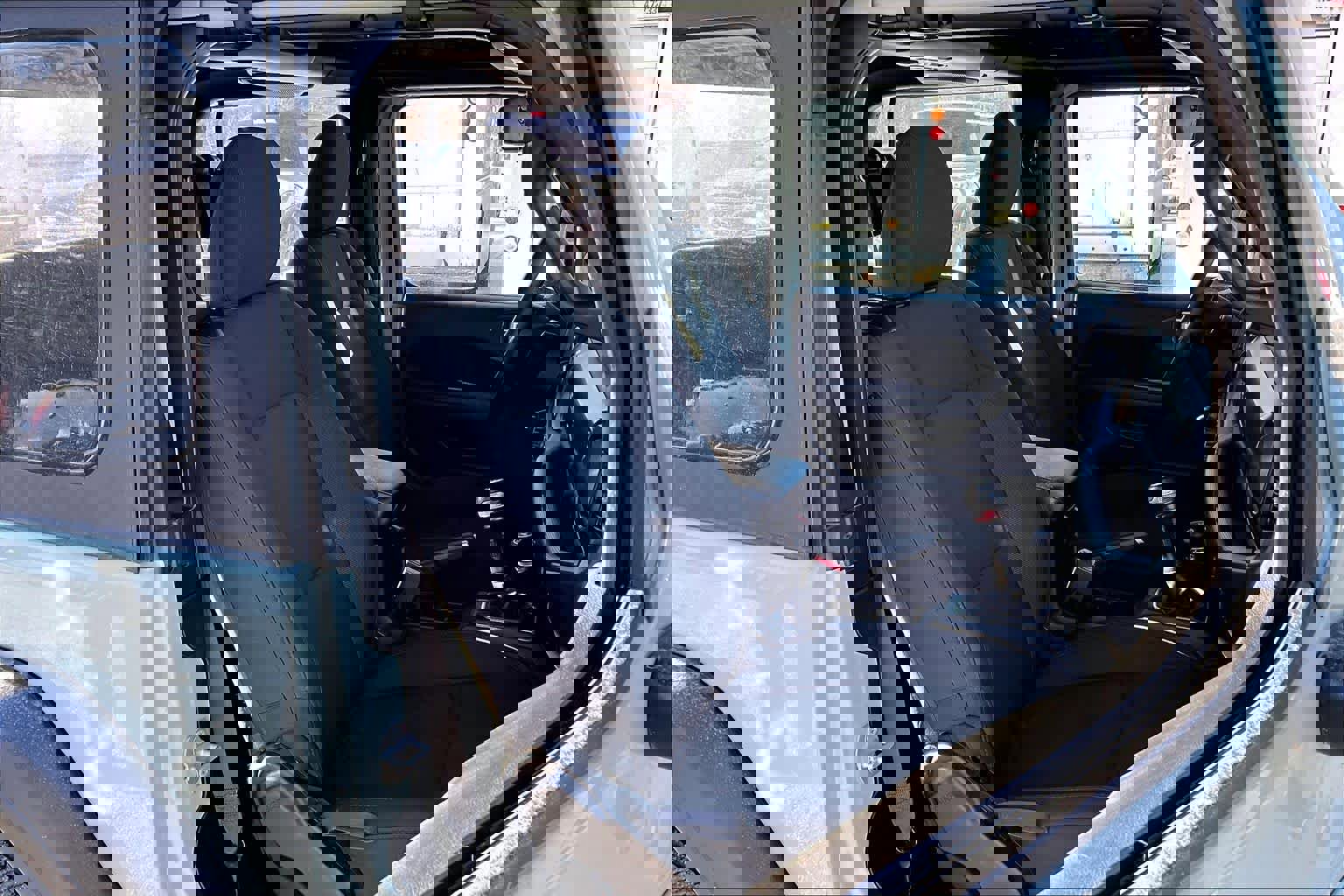 Used 2023 Jeep Wrangler Sport image 7