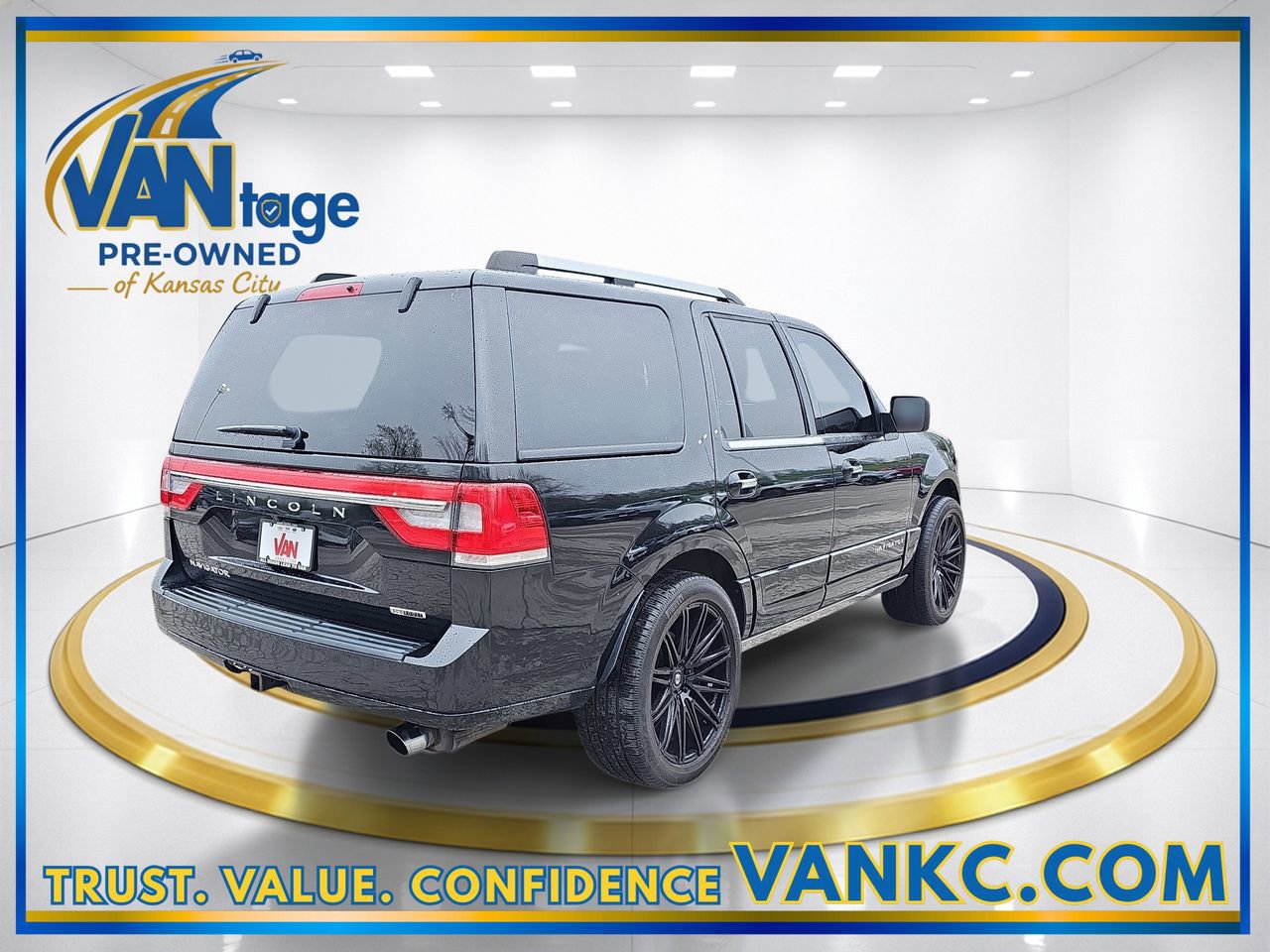 Used 2015 Lincoln Navigator 4WD w/ Equipment Group 101A Reserve image 6