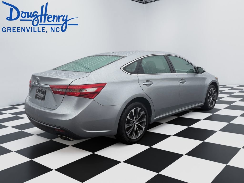 Used 2018 Toyota Avalon XLE w/ Carpet Mat Package image 5