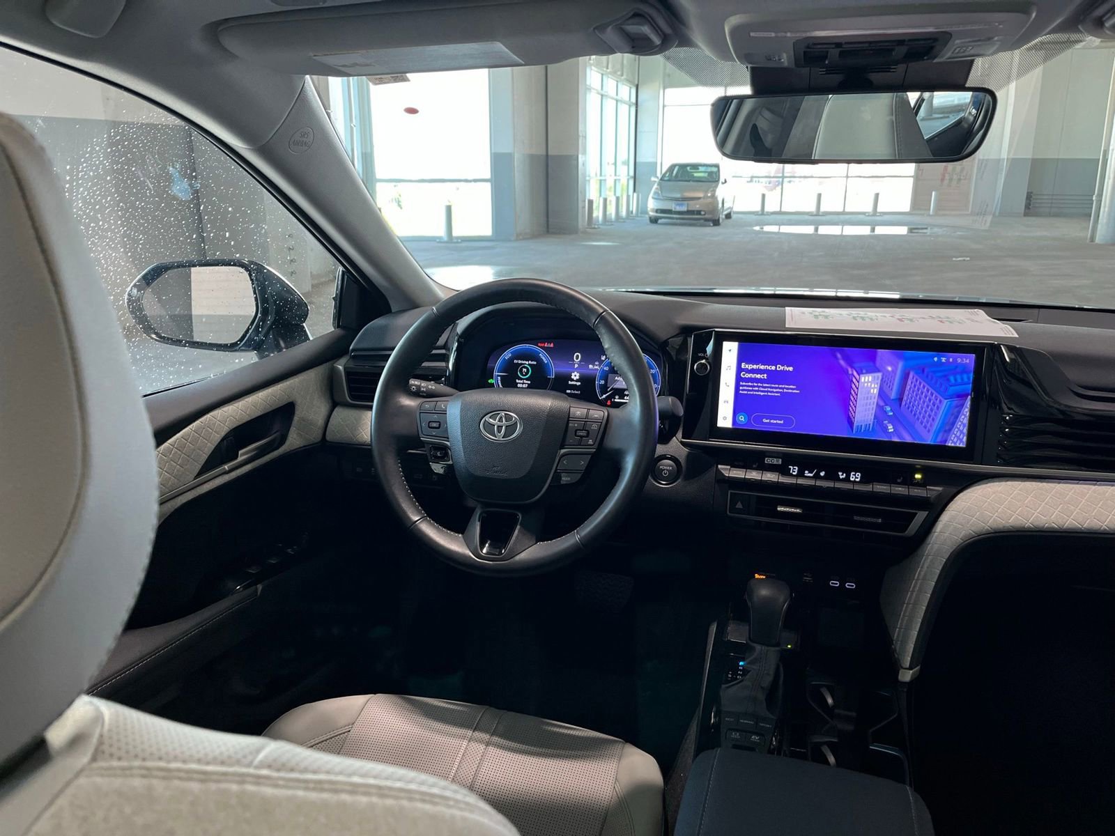 Used 2025 Toyota Camry XLE AWD/4WD image 40