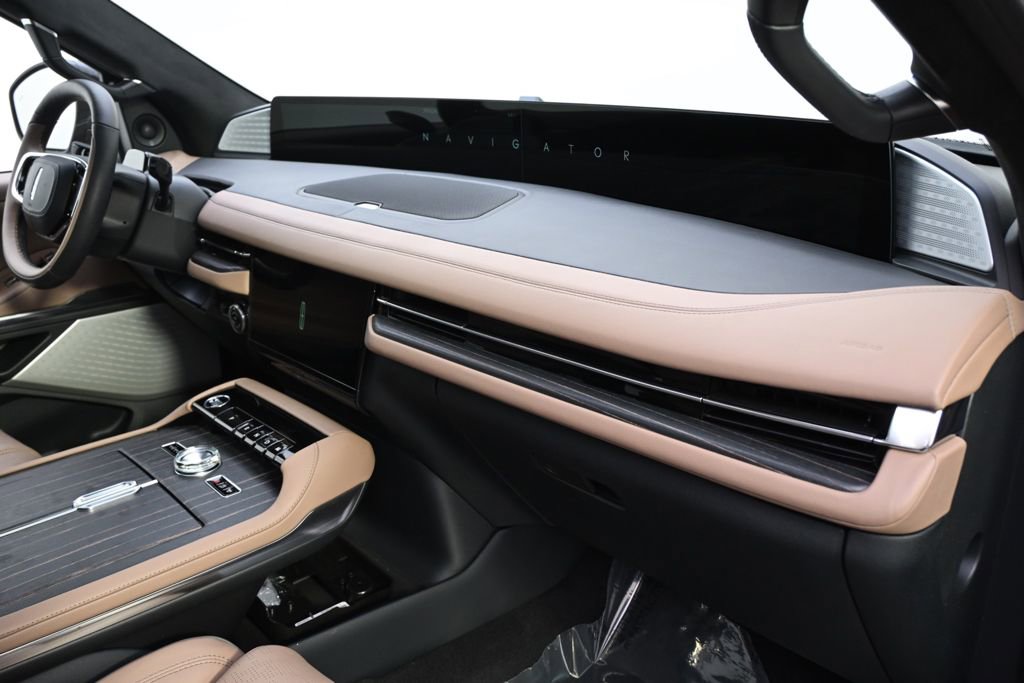 New 2026 Lincoln Navigator Black Label image 15