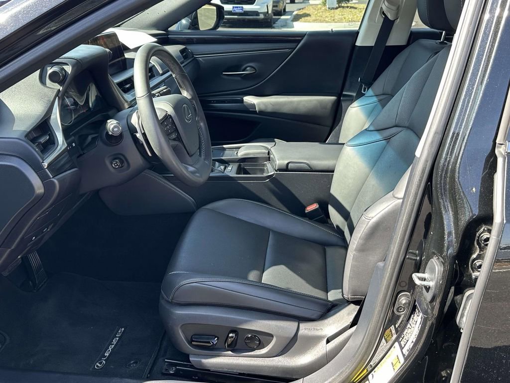 Used 2021 Lexus ES 350 w/ Premium Package image 4