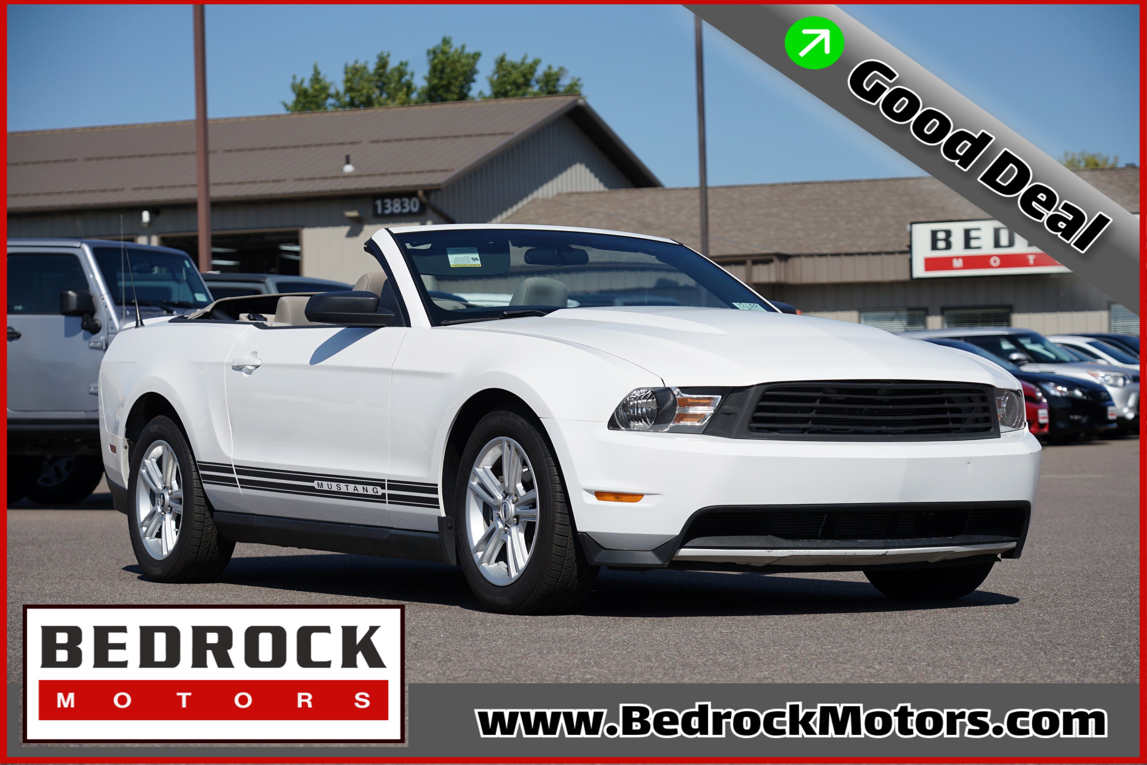 Used 2010 Ford Mustang Convertible image 1
