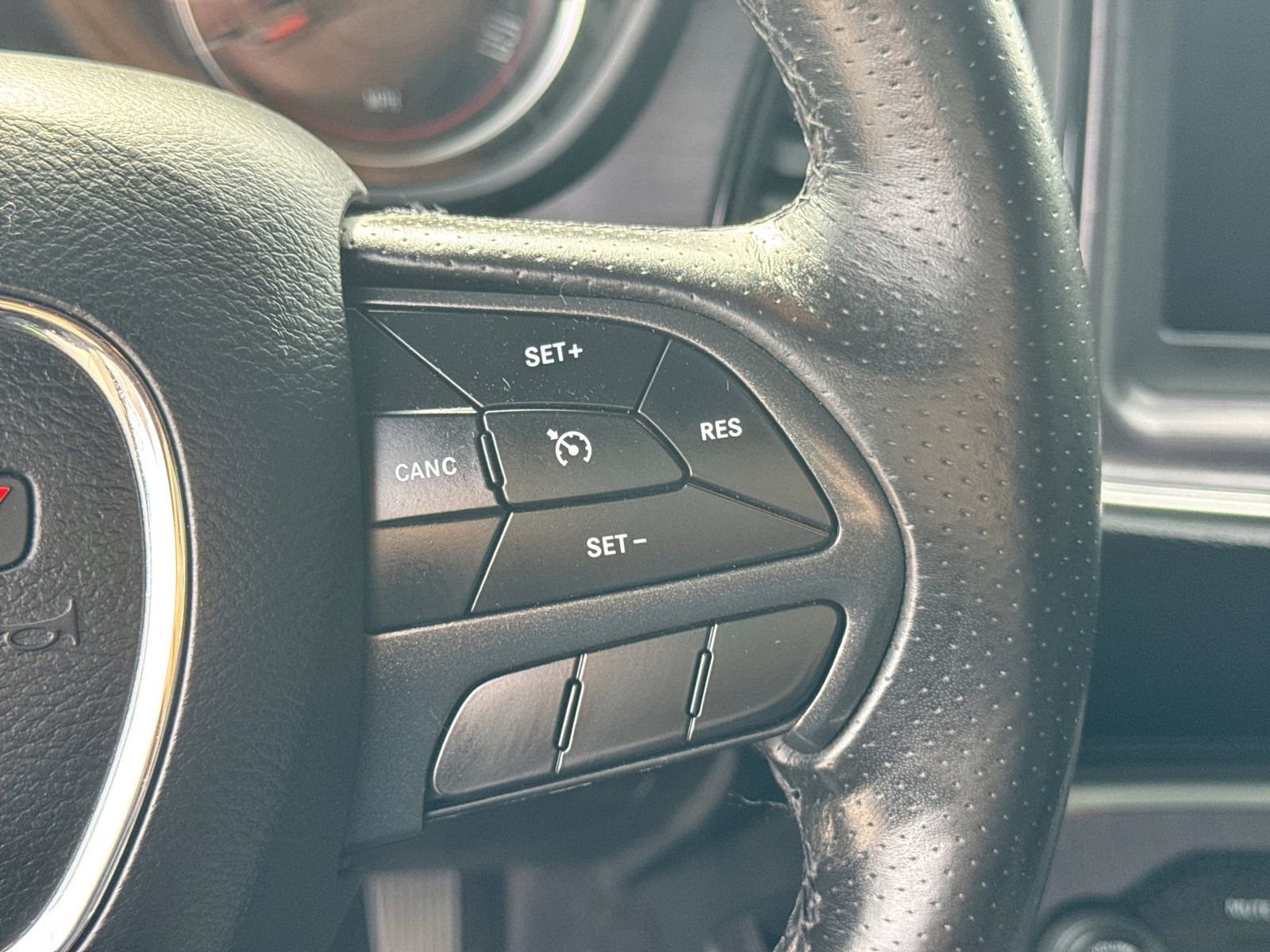 Used 2018 Dodge Challenger R/T w/ Driver Convenience Group RWD image 27