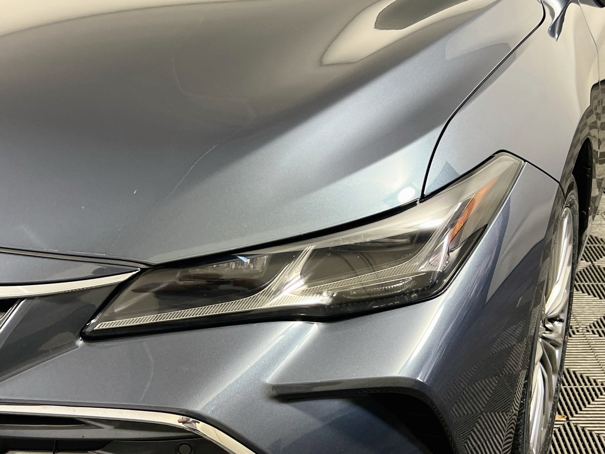 Used 2022 Toyota Avalon Limited w/ Advanced Safety Package FWD image 11