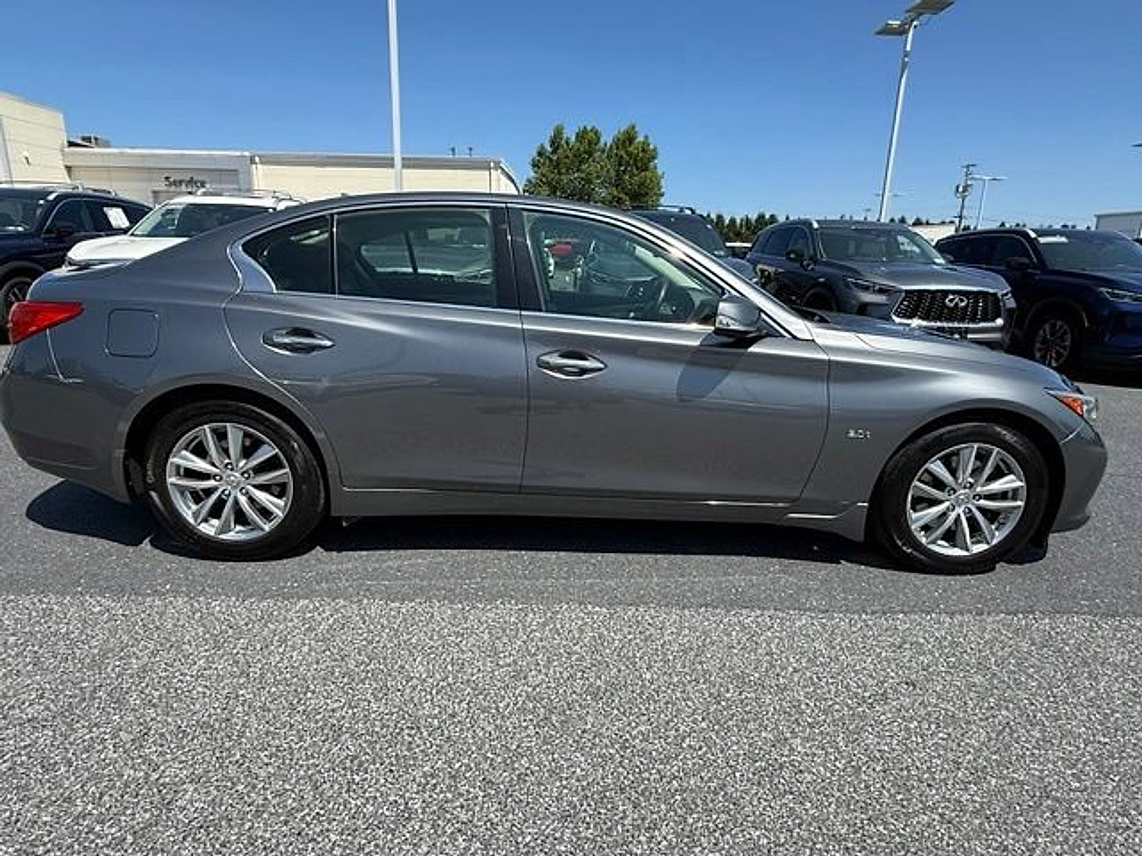 Used 2016 INFINITI Q50 3.0t Premium w/ Driver Assistance Package AWD/4WD image 15