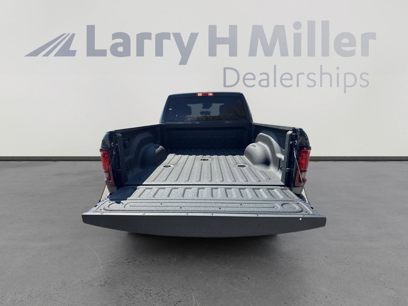 New 2025 RAM 2500 Big Horn AWD/4WD image 32