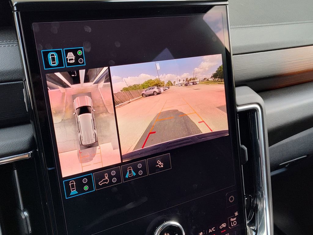 Used 2025 GMC Yukon Denali image 40