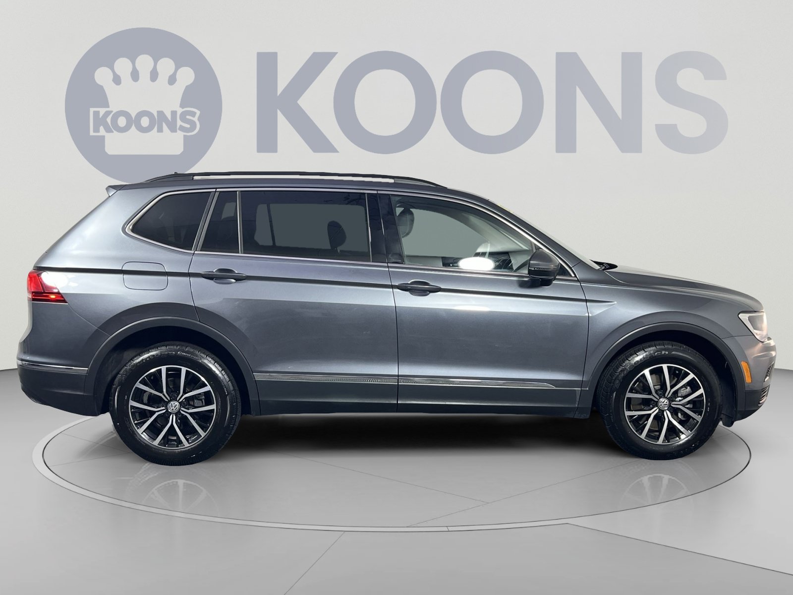 Used 2021 Volkswagen Tiguan SE w/ Panoramic Sunroof Package AWD/4WD image 8