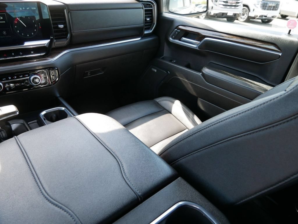 Used 2024 GMC Sierra 1500 Elevation w/ Elevation Premium Package AWD/4WD image 20