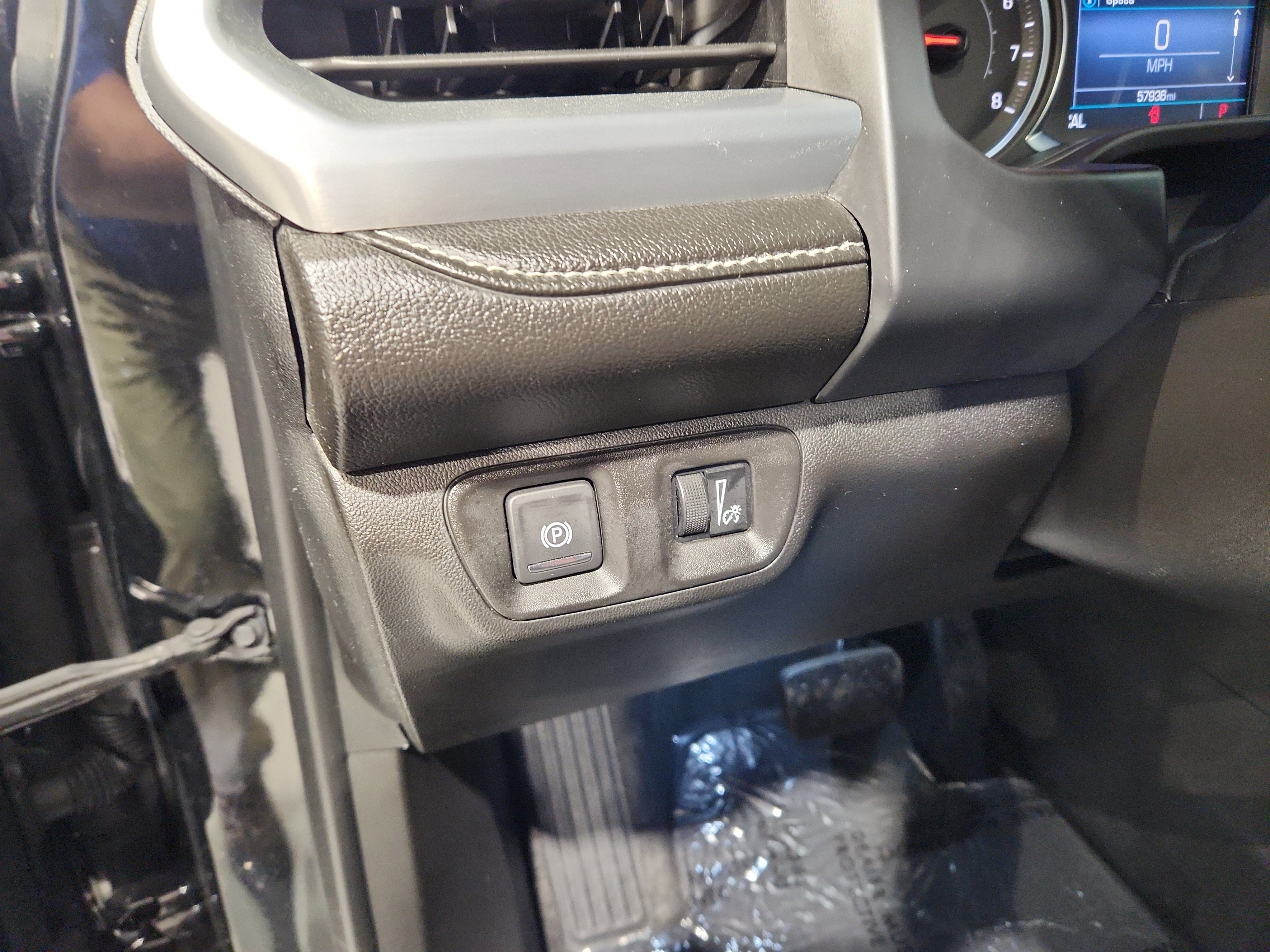 Certified 2023 GMC Acadia SLE w/ Elevation Edition image 13