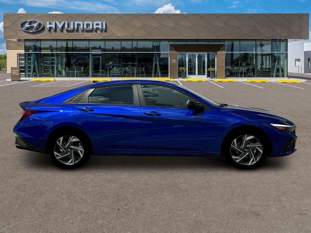 New 2025 Hyundai Elantra Sport FWD image 9