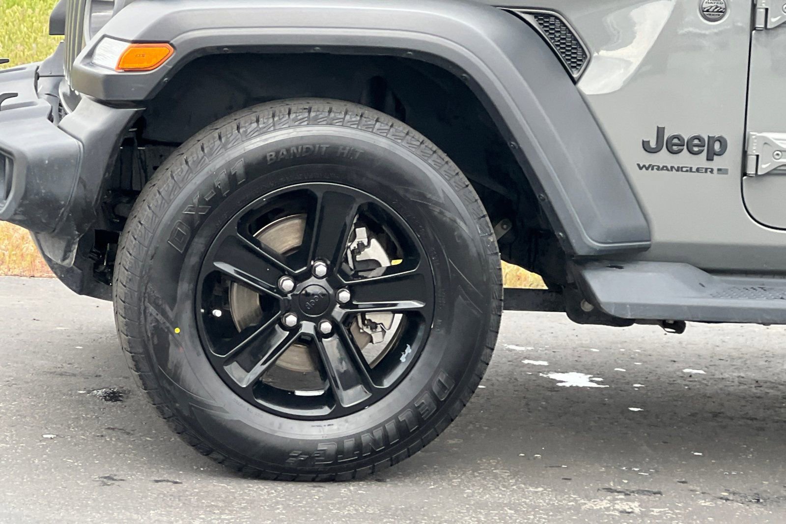 Used 2023 Jeep Wrangler Sport image 27