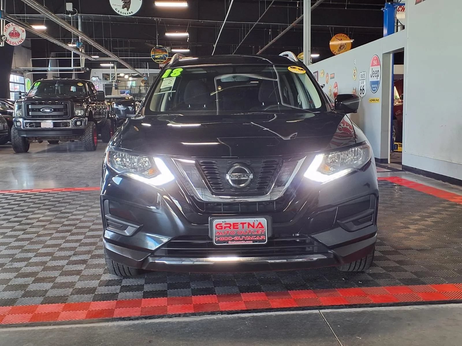 Used 2018 Nissan Rogue SV w/ Premium Package AWD/4WD image 2