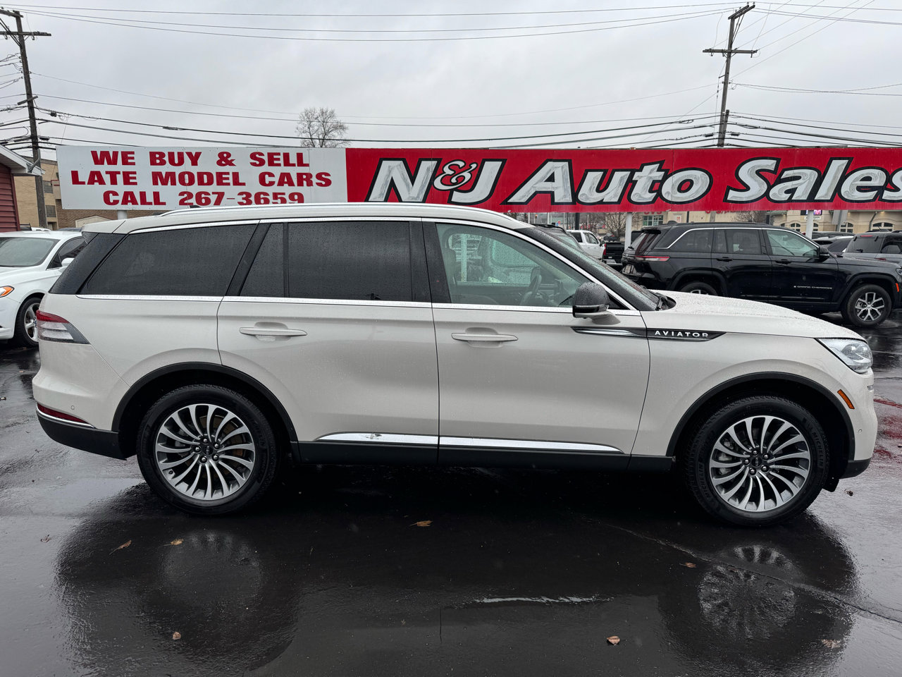 Used 2024 Lincoln Aviator Reserve w/ Equipment Group 201A image 4