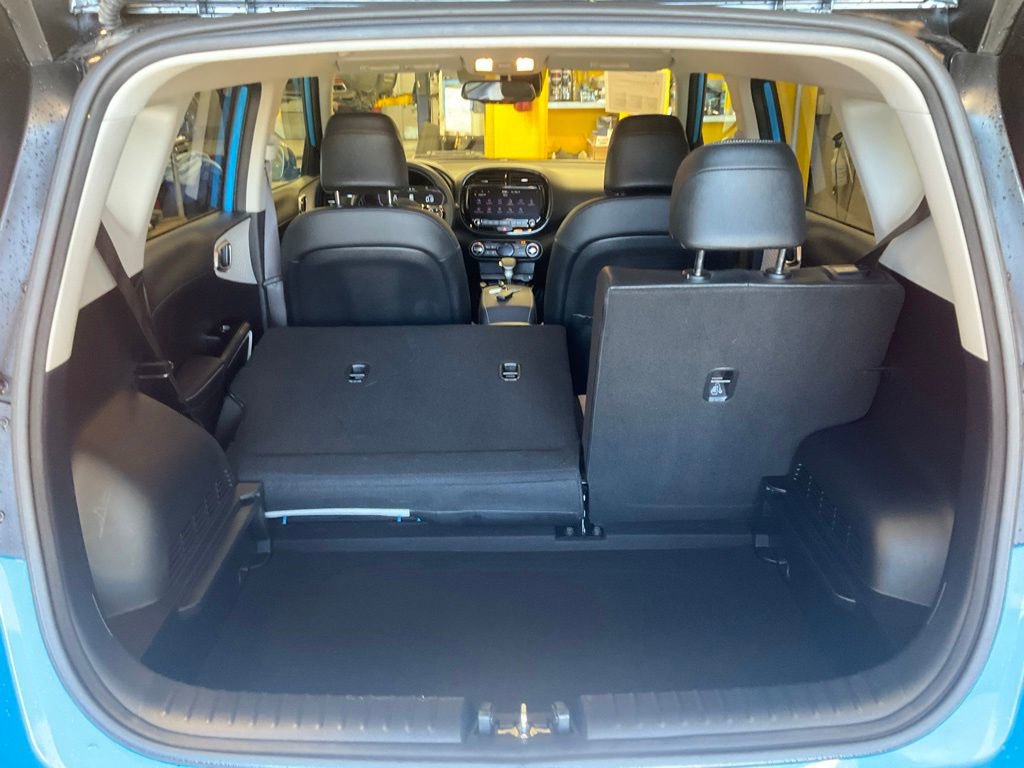 Used 2023 Kia Soul GT-Line FWD image 30