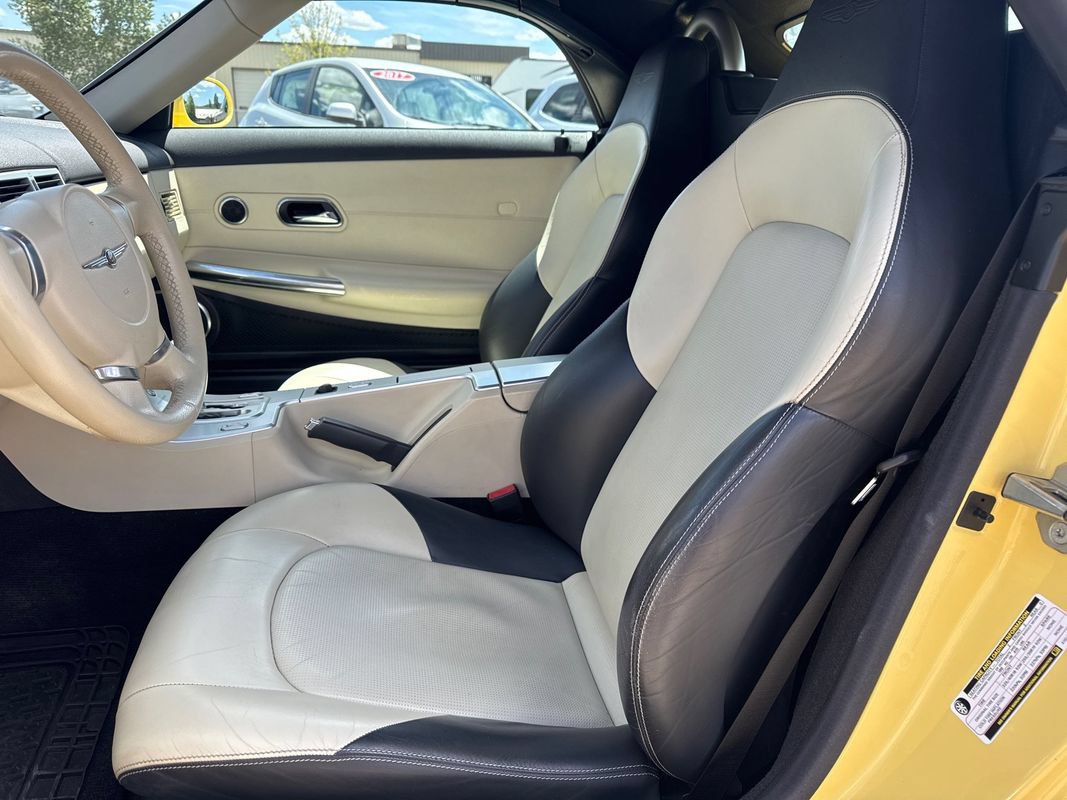 Used 2006 Chrysler Crossfire Limited RWD image 9