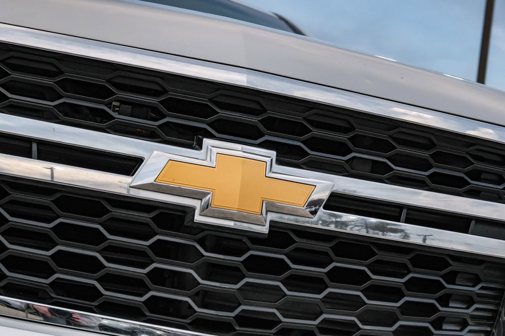 Used 2018 Chevrolet Suburban LT image 51