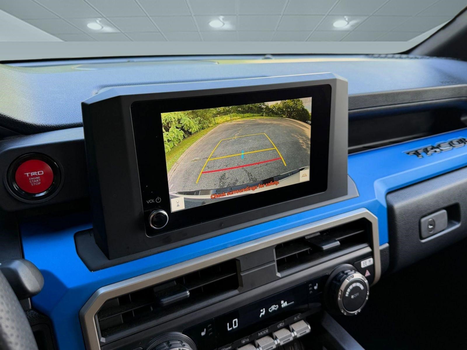 Used 2025 Toyota Tacoma TRD Off-Road AWD/4WD image 28