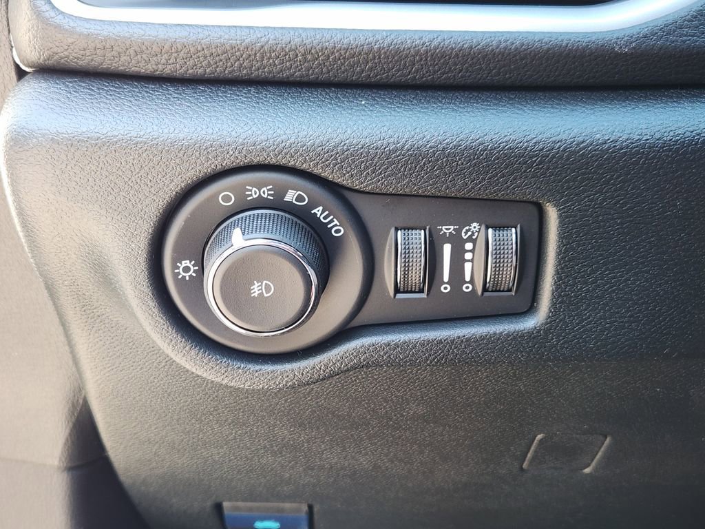 New 2026 Chrysler Pacifica Select w/ S Appearance Package image 26
