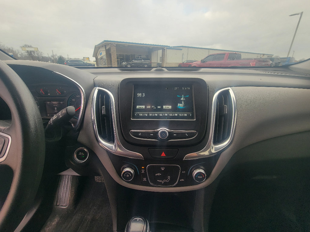 Used 2018 Chevrolet Equinox LS image 18