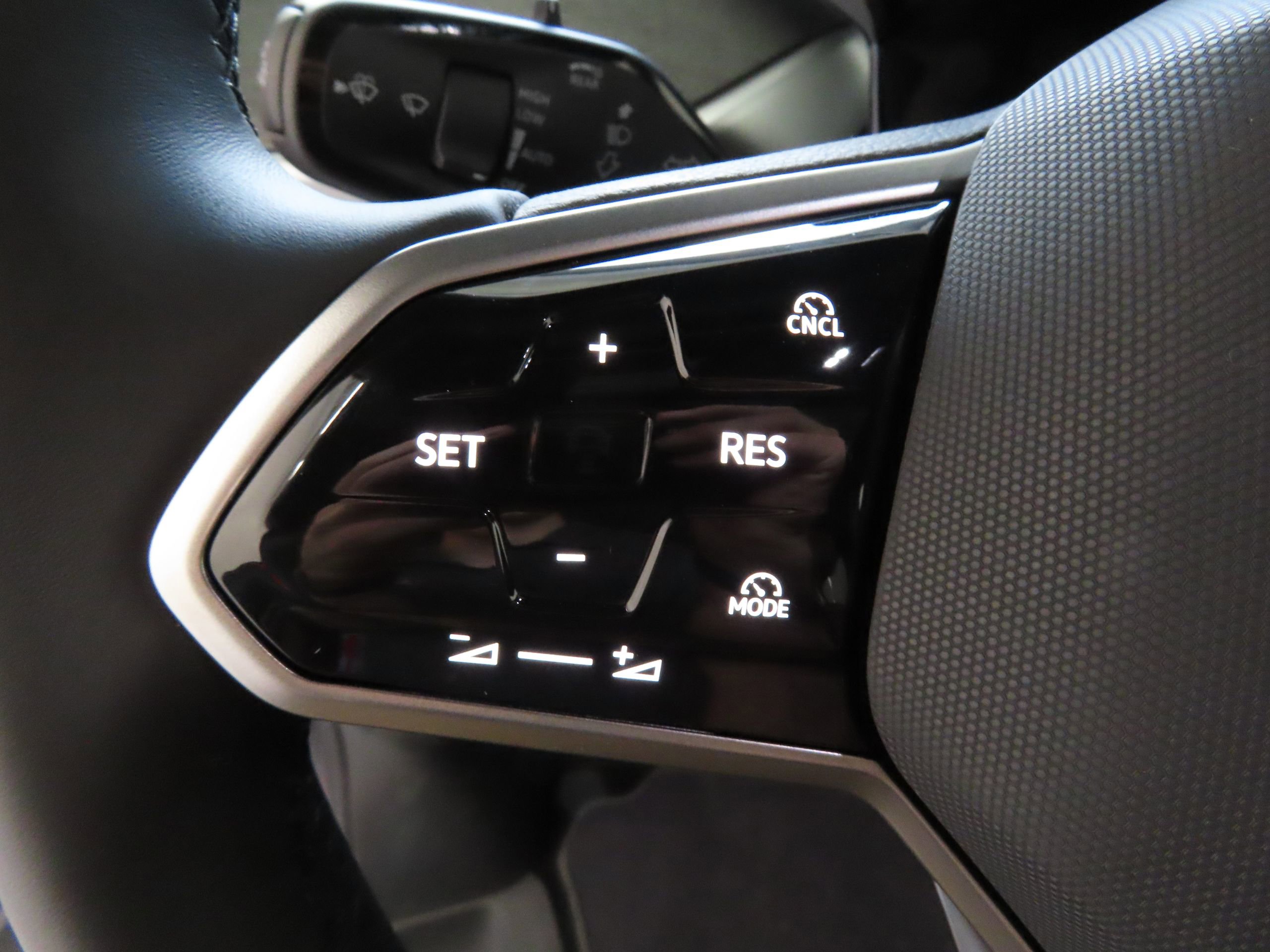 New 2025 Volkswagen ID. Buzz Pro S Plus image 17