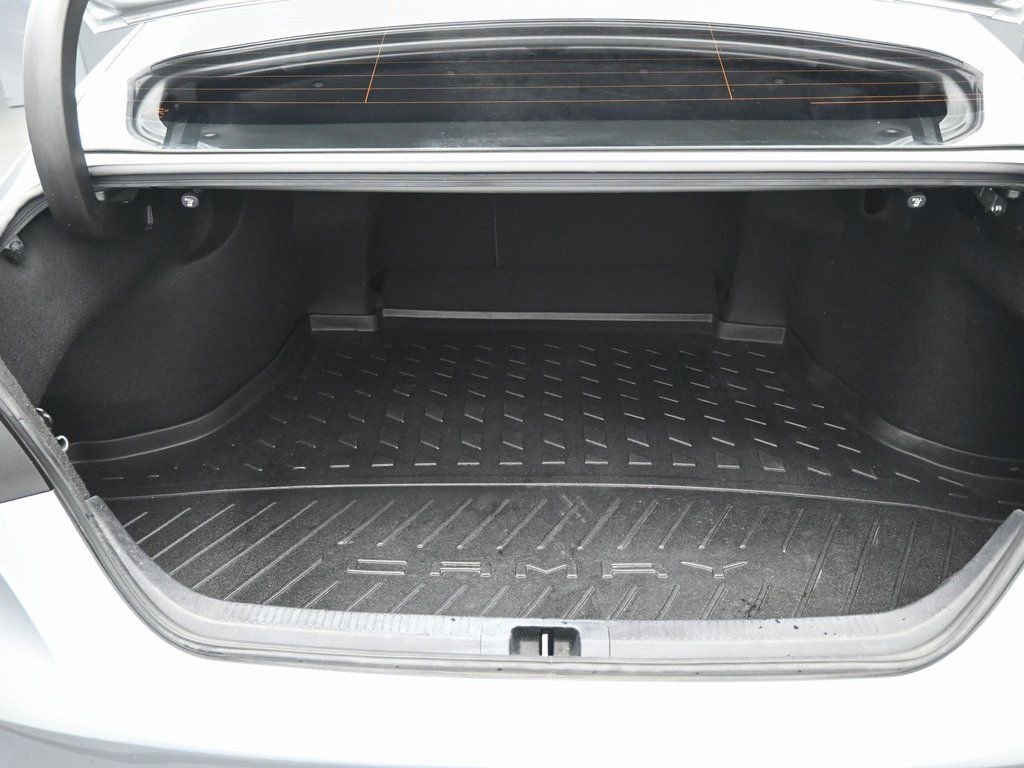 Used 2021 Toyota Camry SE image 24